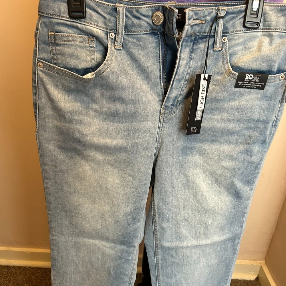 High Rise Frayed Bottom Denim Jeans by Stitch Star - Size 8 NWT